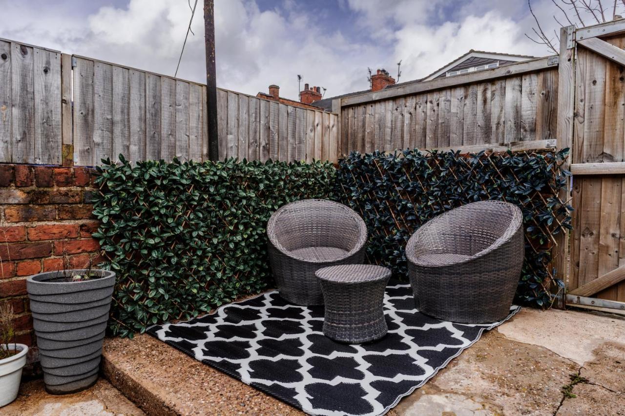 Churnet Valley Townhouse - Modern Cheadle House Villa Esterno foto
